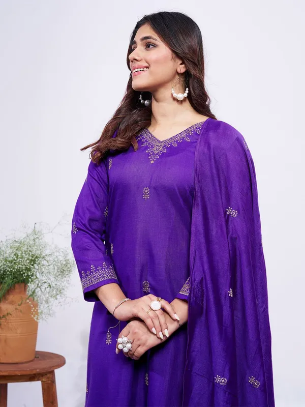 Purple_&_Jamun_Kurti_Pant_Dupatta_Set_For_Women