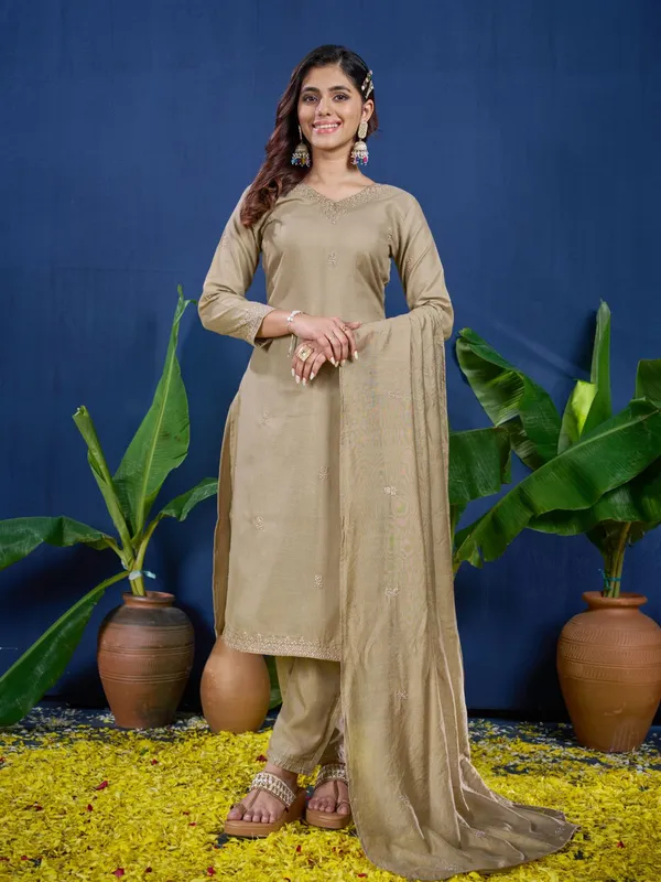 Brown_&_Khaki_Kurti_Pant_Dupatta_Set_For_Women