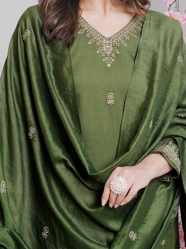 Green_&_Mehendi_Kurti_Pant_Dupatta_Set_For_Women