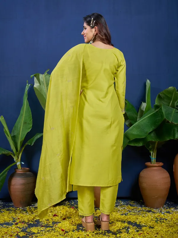 Green_&_Parrot_Kurti_Pant_Dupatta_Set_For_Women