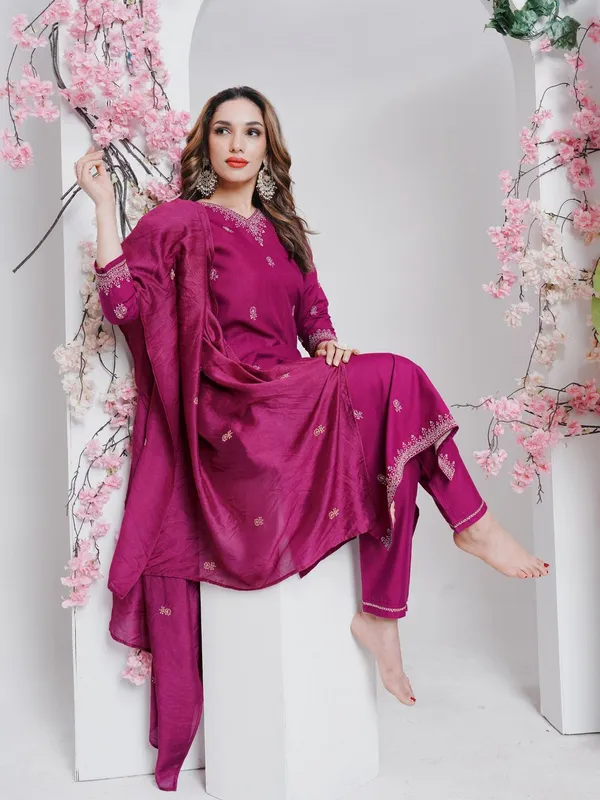 Purple_Kurti_Pant_Dupatta_Set_For_Women
