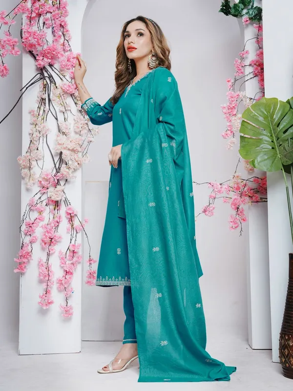 Green_&_Rama_Kurti_Pant_Dupatta_Set_For_Women