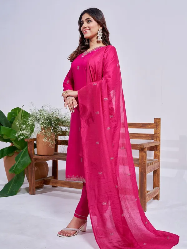 Pink_&_Rani_Kurti_Pant_Dupatta_Set_For_Women
