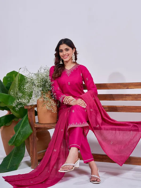 Pink_&_Rani_Kurti_Pant_Dupatta_Set_For_Women