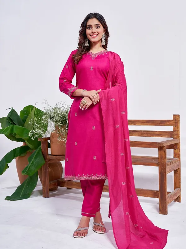Pink_&_Rani_Kurti_Pant_Dupatta_Set_For_Women