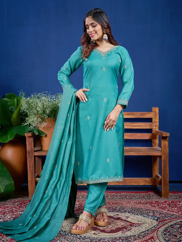 Green_&_Teal_Kurti_Pant_Dupatta_Set_For_Women