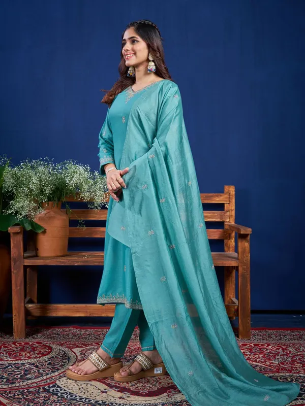 Green_&_Teal_Kurti_Pant_Dupatta_Set_For_Women