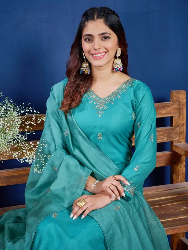 Green_&_Teal_Kurti_Pant_Dupatta_Set_For_Women