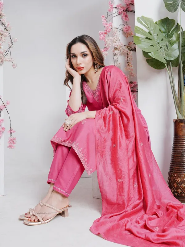 Pink_&_Wine_Kurti_Pant_Dupatta_Set_For_Women