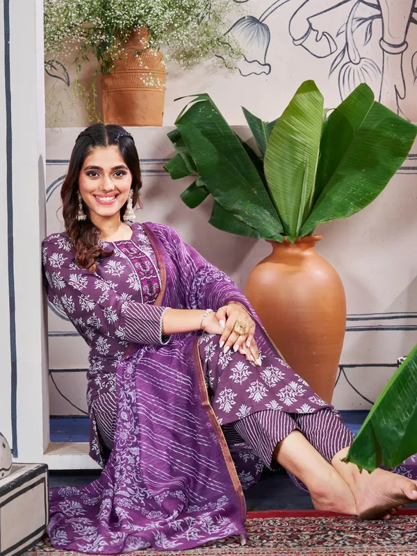 Purple_Kurta_Pant_Dupatta_Set_For_Women