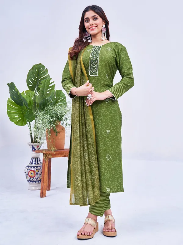 Green_&_Mehendi_Kurta_Pant_Dupatta_Set_For_Women