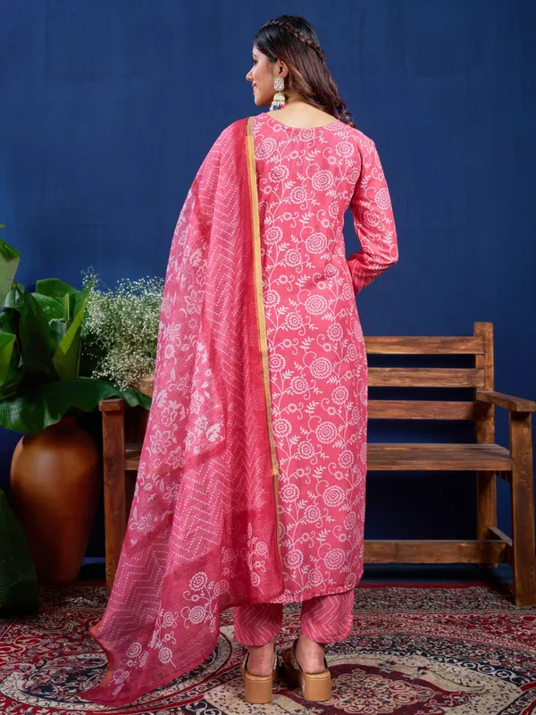 Pink_Kurta_Pant_Dupatta_Set_For_Women