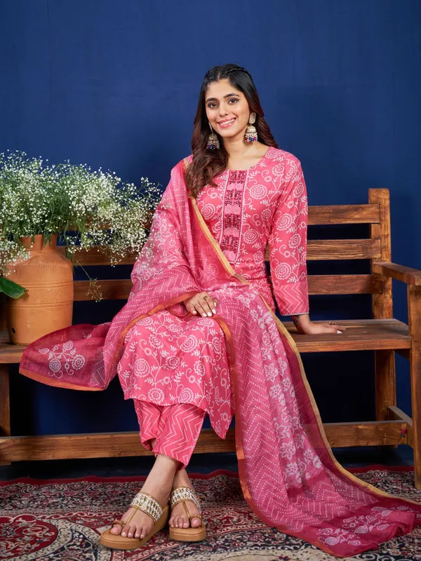 Pink_Kurta_Pant_Dupatta_Set_For_Women