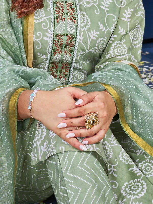 Green_&_Pista_Kurta_Pant_Dupatta_Set_For_Women
