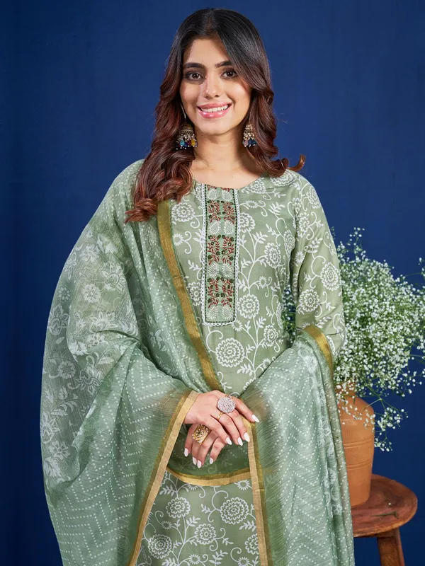 Green_&_Pista_Kurta_Pant_Dupatta_Set_For_Women