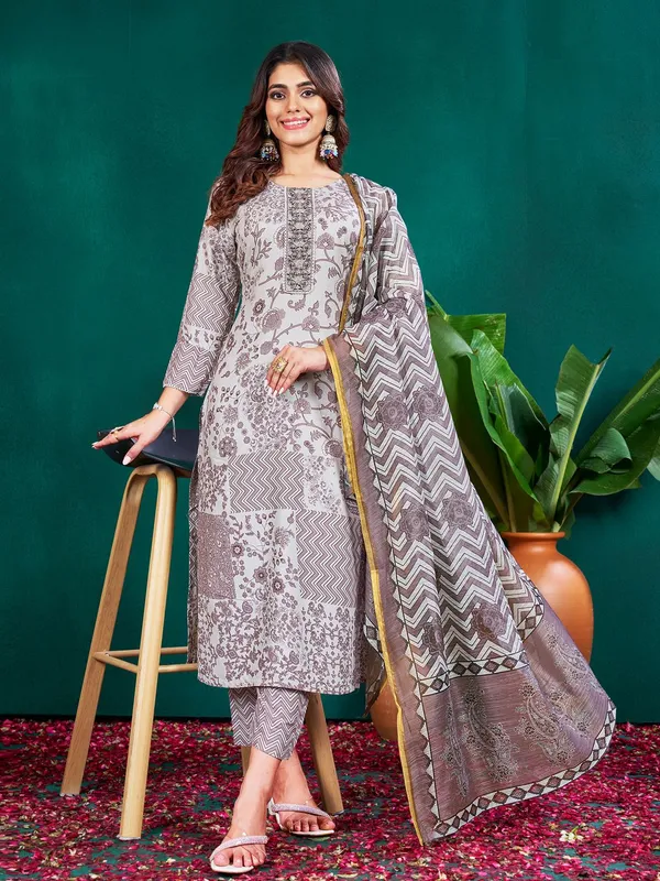 Grey_Kurta_Pant_Dupatta_Set_For_Women