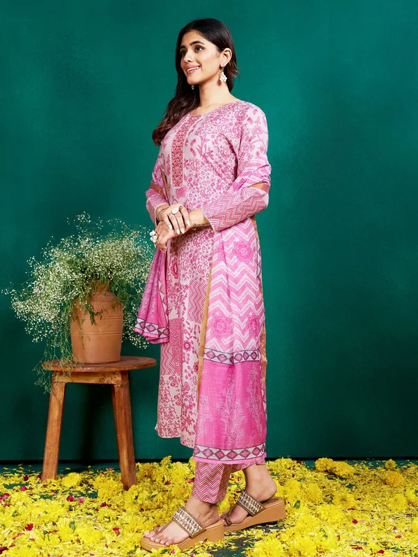 Pink_Kurta_Pant_Dupatta_Set_For_Women