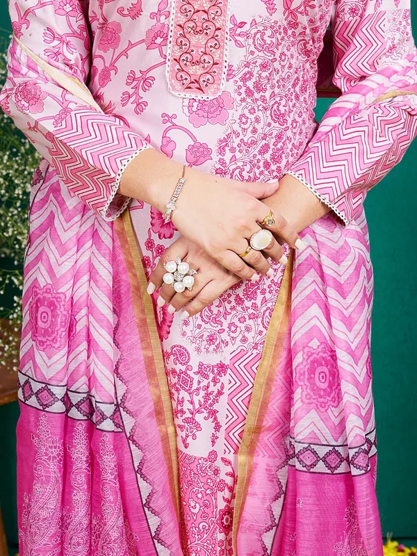 Pink_Kurta_Pant_Dupatta_Set_For_Women