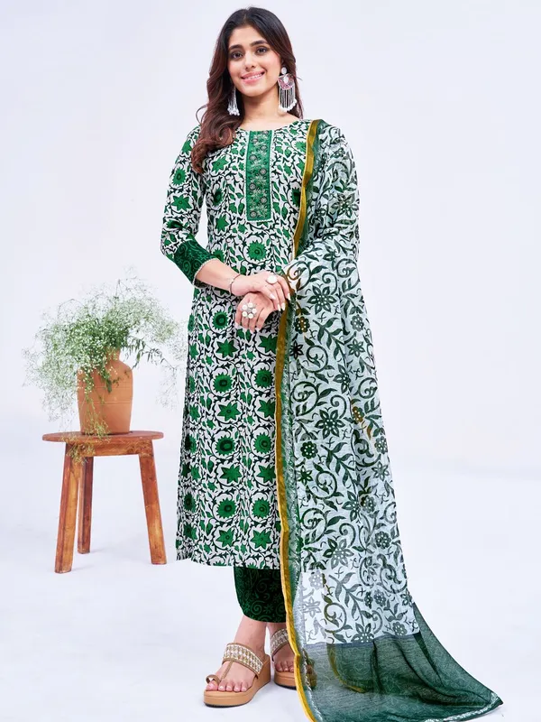 Green_Kurta_Pant_Dupatta_Set_For_Women