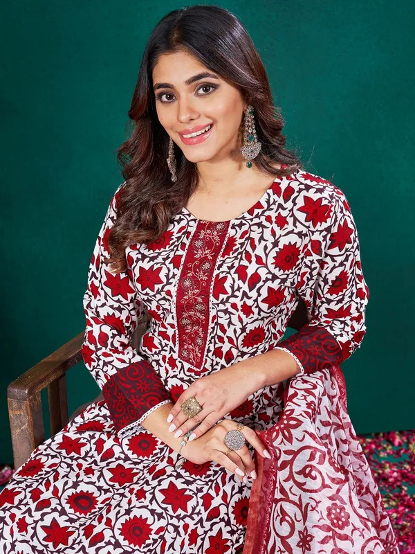 Red_Kurta_Pant_Dupatta_Set_For_Women