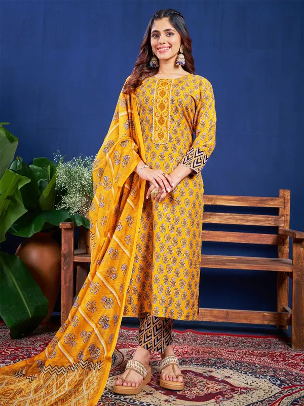 Yellow_Kurta_Pant_Dupatta_Set_For_Women