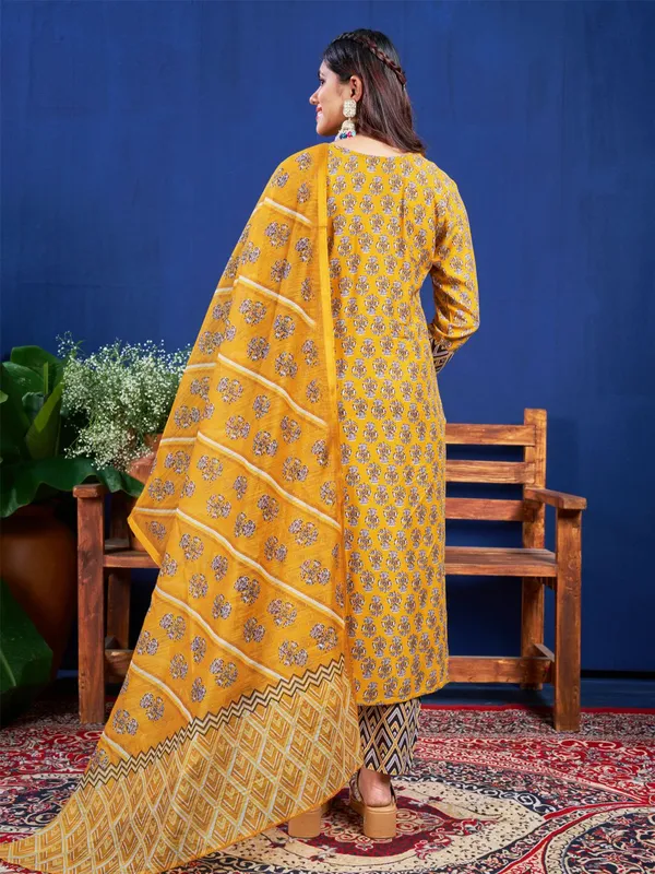 Yellow_Kurta_Pant_Dupatta_Set_For_Women