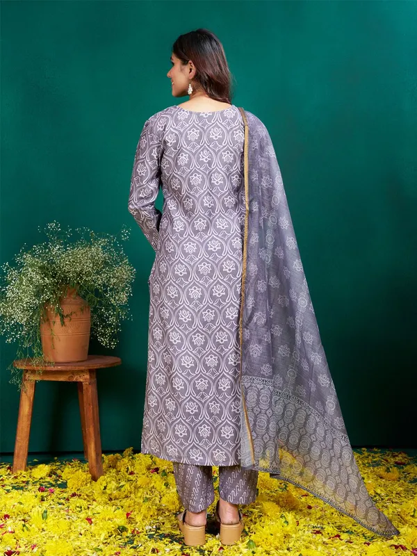 Grey_Kurta_Pant_Dupatta_Set_For_Women