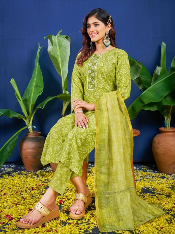 Green_&_Parrot_Kurta_Pant_Dupatta_Set_For_Women
