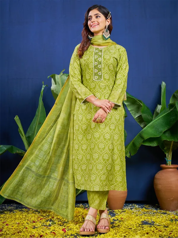 Green_&_Parrot_Kurta_Pant_Dupatta_Set_For_Women