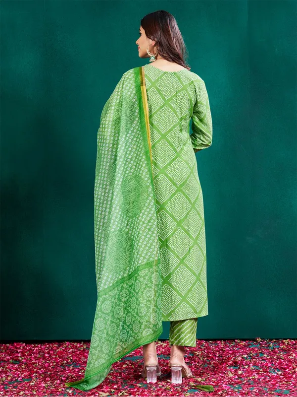 Green_&_Parrot_Kurta_Pant_Dupatta_Set_For_Women