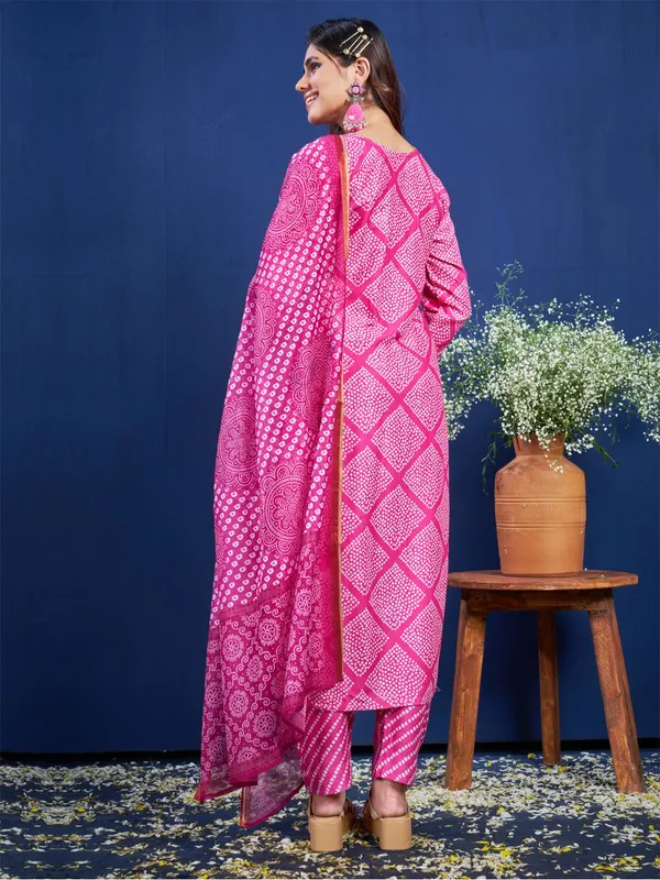 Pink_Kurta_Pant_Dupatta_Set_For_Women