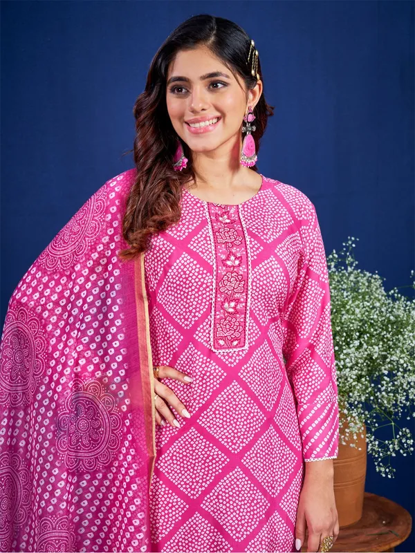 Pink_Kurta_Pant_Dupatta_Set_For_Women