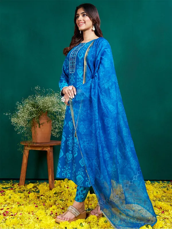 Blue_Kurta_Pant_Dupatta_Set_For_Women