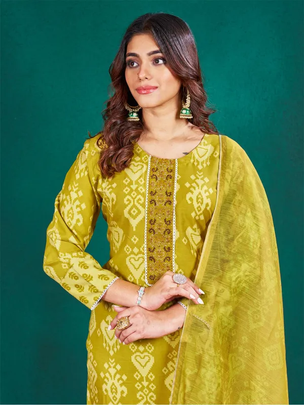 Yellow_Kurta_Pant_Dupatta_Set_For_Women