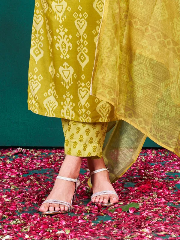 Yellow_Kurta_Pant_Dupatta_Set_For_Women