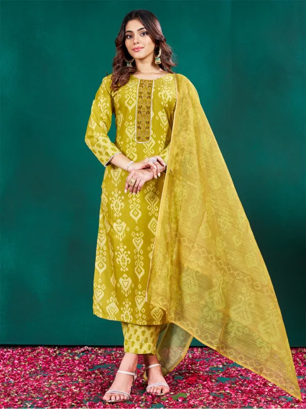 Yellow_Kurta_Pant_Dupatta_Set_For_Women
