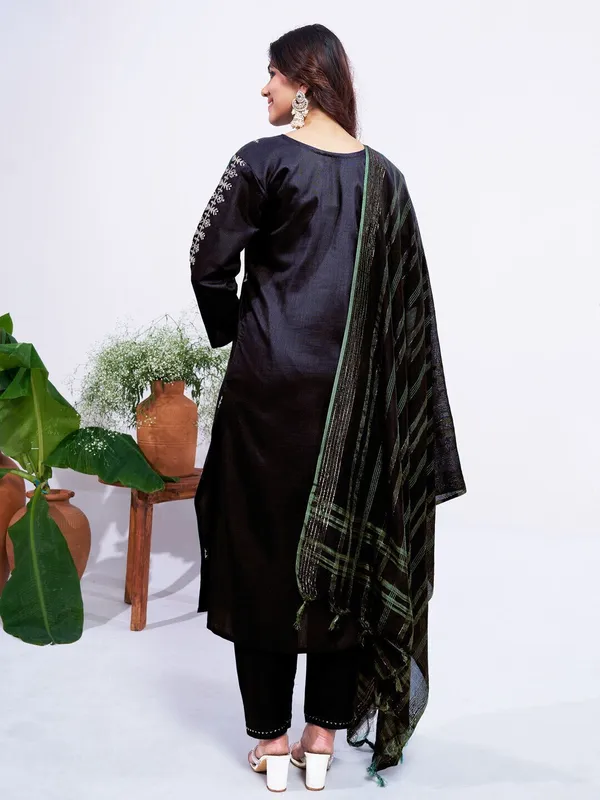 Black_Kurta_Pant_Dupatta_Set_For_Women