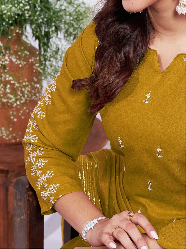 Yellow_&_Golden_Kurta_Pant_Dupatta_Set_For_Women