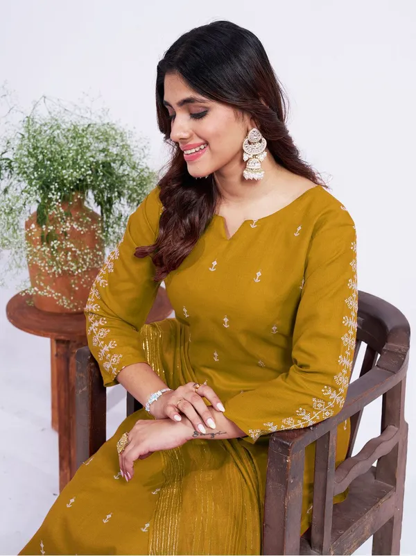 Yellow_&_Golden_Kurta_Pant_Dupatta_Set_For_Women