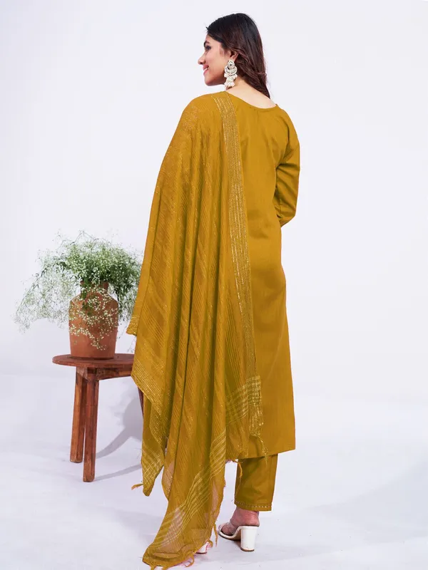 Yellow_&_Golden_Kurta_Pant_Dupatta_Set_For_Women