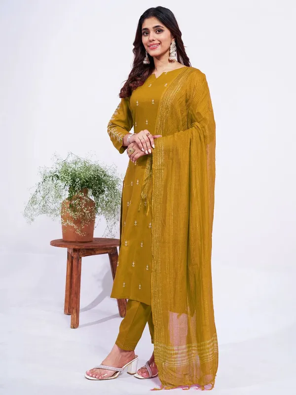 Yellow_&_Golden_Kurta_Pant_Dupatta_Set_For_Women