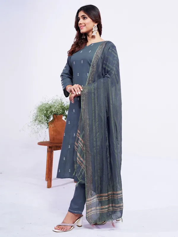 Grey_Kurta_Pant_Dupatta_Set_For_Women