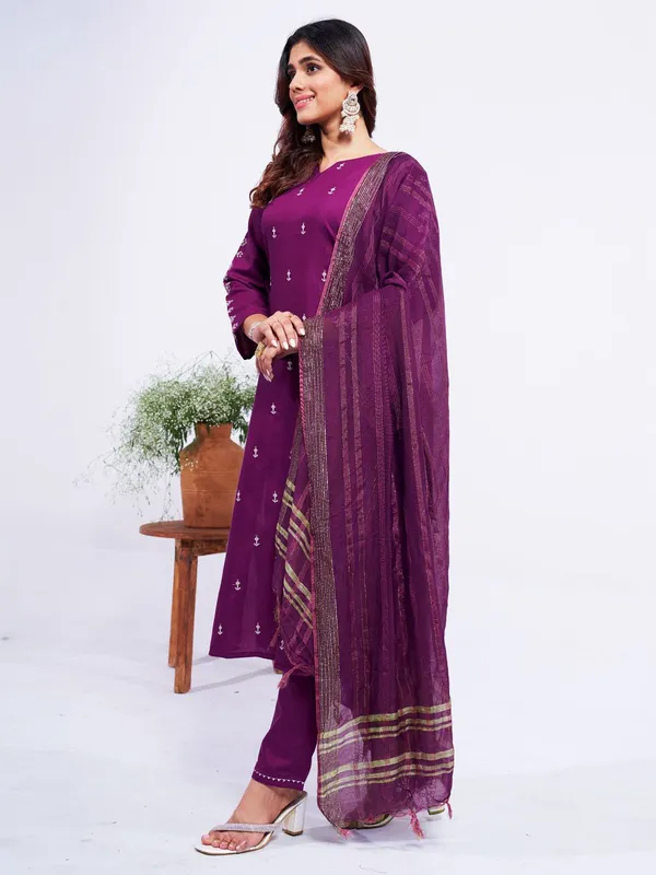 Purple_Kurta_Pant_Dupatta_Set_For_Women