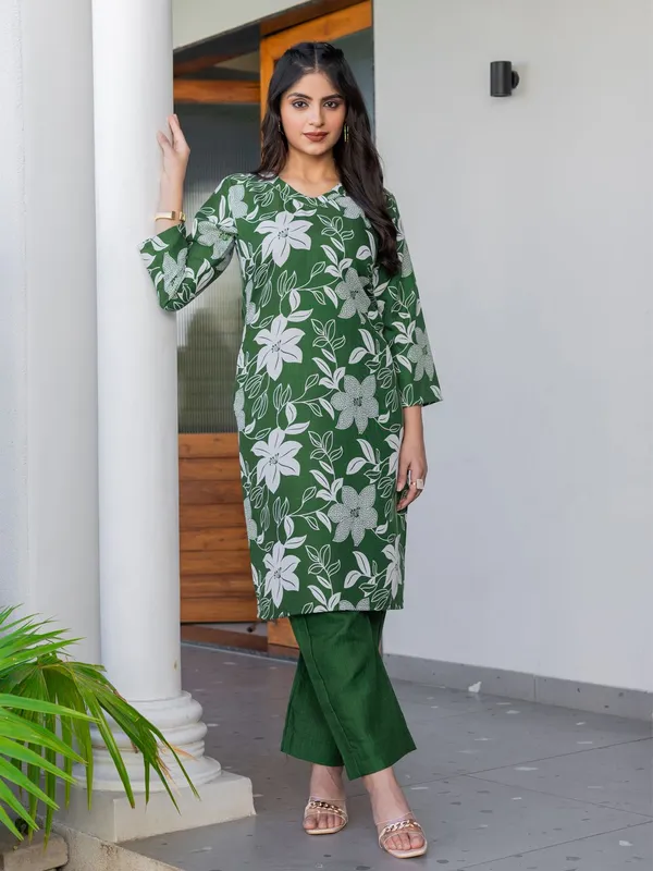 Green_&_Dark_Green_Kurta_Pyjama_Set_For_Women
