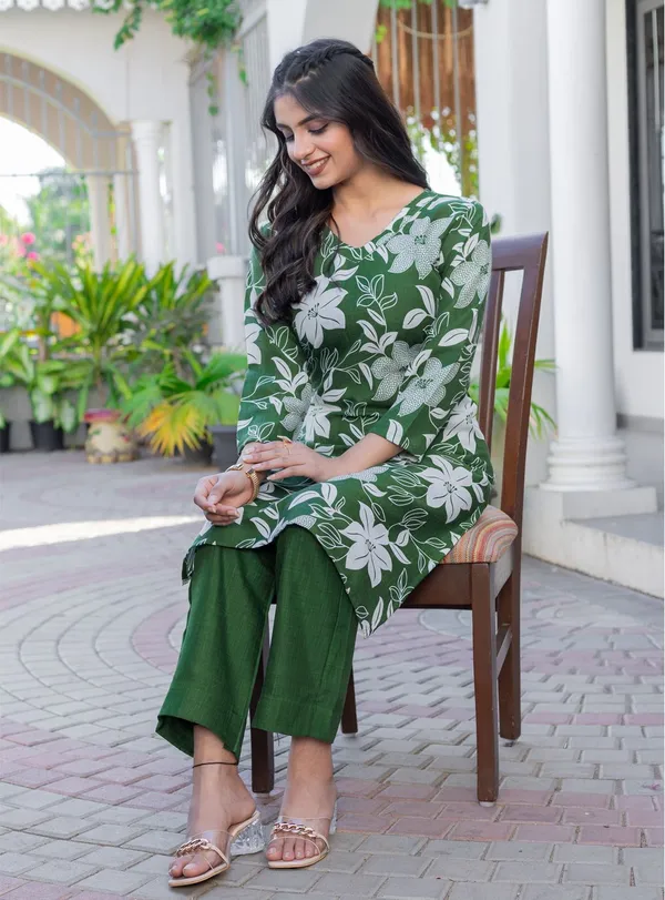 Green_&_Dark_Green_Kurta_Pyjama_Set_For_Women