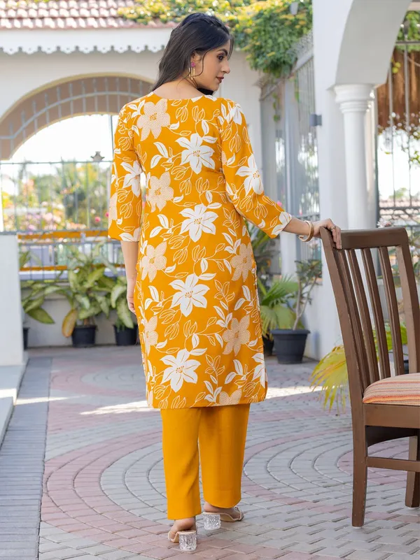 Yellow_Kurta_Pyjama_Set_For_Women