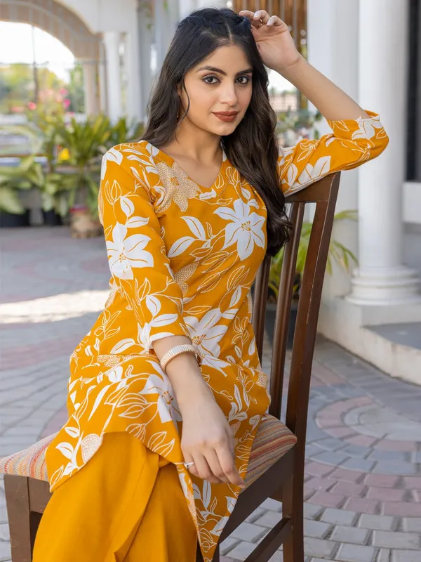 Yellow_Kurta_Pyjama_Set_For_Women