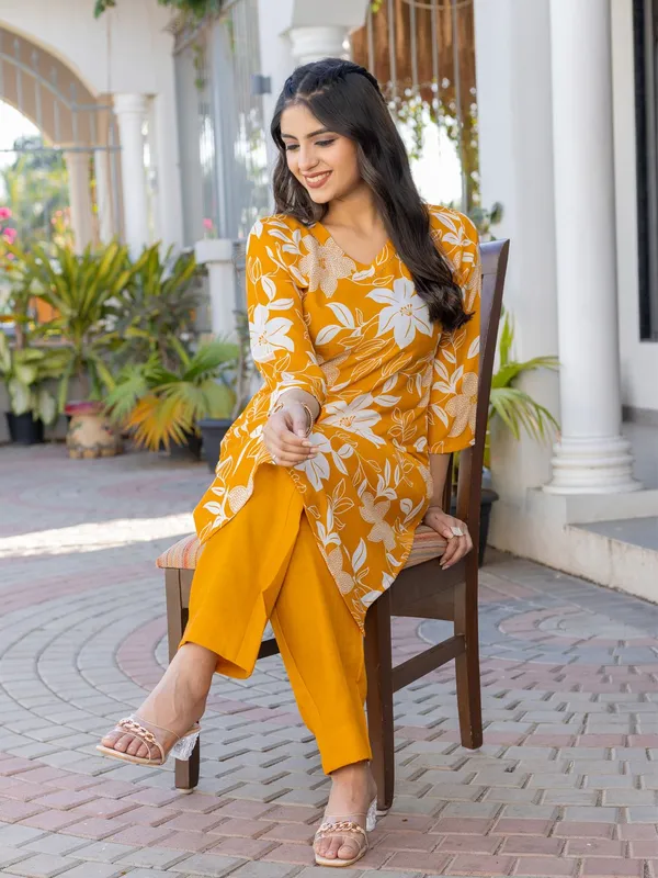 Yellow_Kurta_Pyjama_Set_For_Women