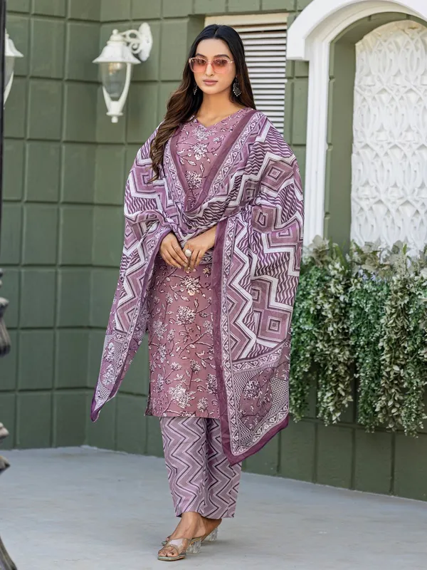 Purple_&_Lavender_Kurti_Pant_Dupatta_Set_For_Women