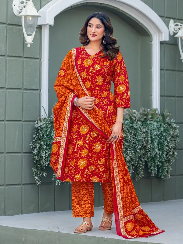 Maroon_Kurti_Pant_Dupatta_Set_For_Women